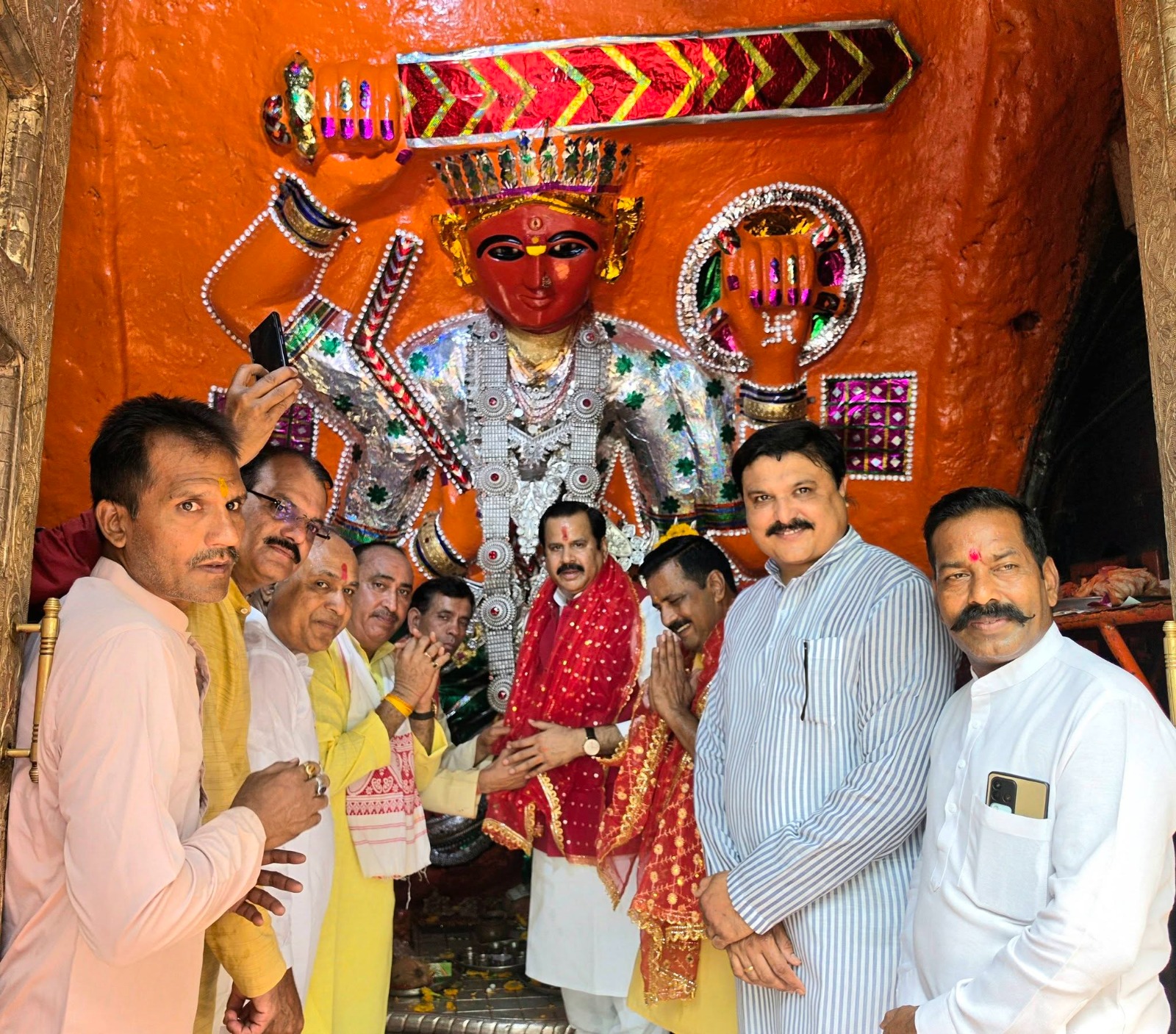 *प्रधानमंत्री जी सबका साथ, सबका विकास के मूल मंत्र को धरातल पर उतार रहे हैं*  *डाॅ. महेन्द्र सिंह*